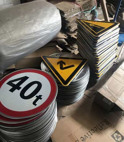 苏州飞扬交通标志是如何进行加工的？