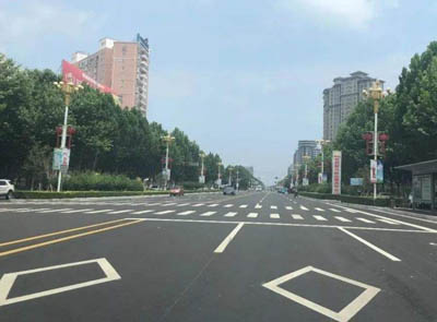 道路交通菱形交通标线有何作用