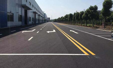 昆山廠區(qū)道路劃線多少錢？找飛揚(yáng)市政價格合理