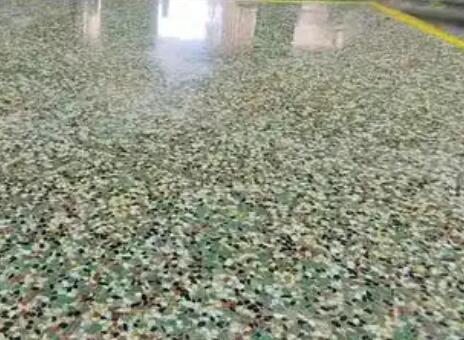 找靠譜無(wú)機(jī)彩石地坪設(shè)計(jì)？專業(yè)團(tuán)隊(duì)為您定制理想方案